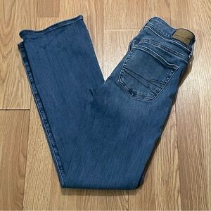American Eagle Women's 0 (26x29) Kick Boot Jeans Medium Blue Denim Western